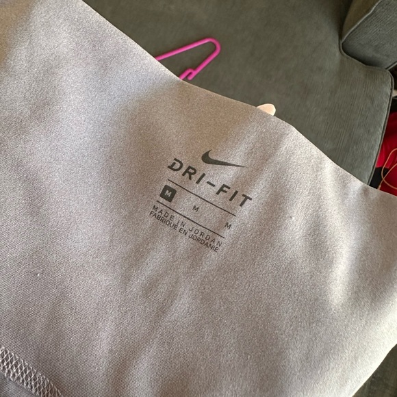 Nike Purple Dry fit Size Medium Yoga Fit Leggings - Picture 2 of 6